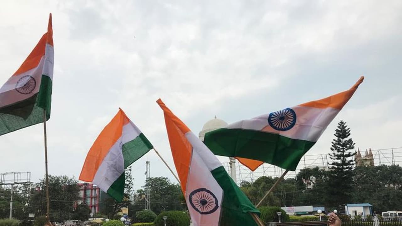 370 ఆర్టికల్ రద్దు: పండితుల సంబరాలు 370 ఆర్టికల్ రద్దు: పండితుల సంబరాలు