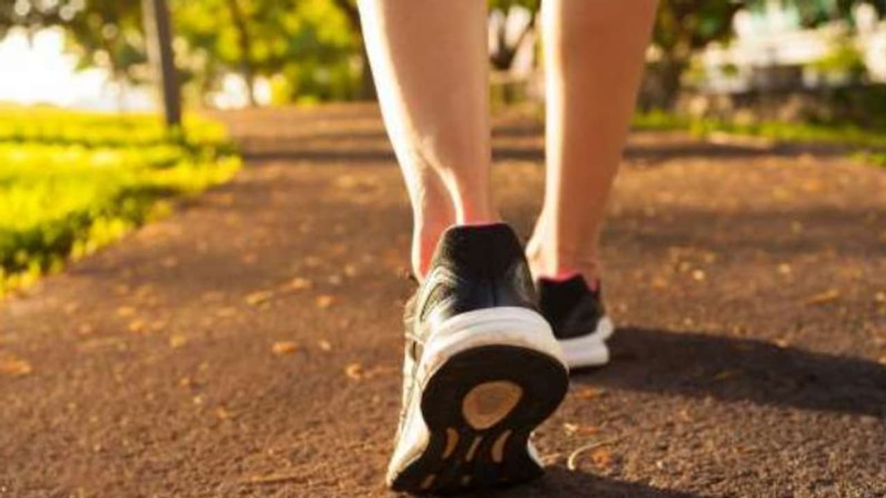 വണ്ണം കുറയ്ക്കാന് ഇതാ ഇങ്ങനെ ഒന്ന് നടന്നുനോക്കൂ... വണ്ണം കുറയ്ക്കാന് ഇതാ ഇങ്ങനെ ഒന്ന് നടന്നുനോക്കൂ...