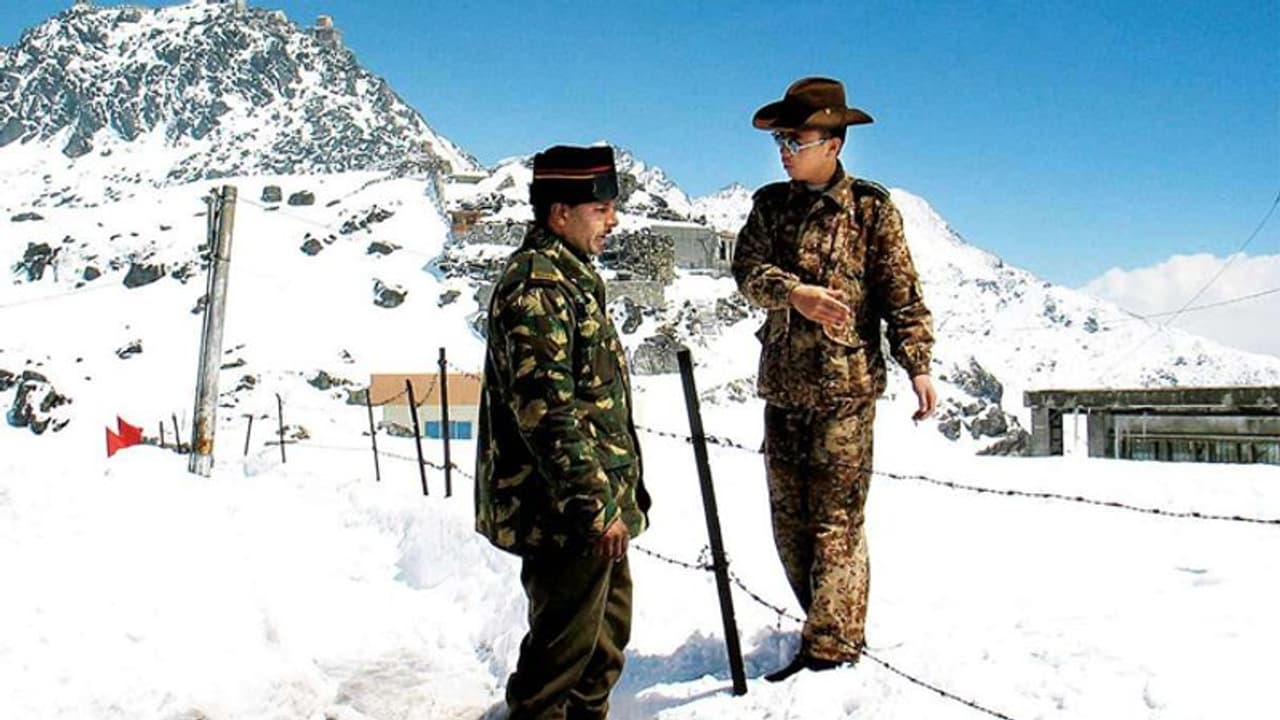 സംഘർഷത്തിന് അവസാനം? ഗൽവാൻ താഴ്വരയിൽ നിന്നും ഇന്ത്യയും ചൈനയും പിന്മാറി സംഘർഷത്തിന് അവസാനം? ഗൽവാൻ താഴ്വരയിൽ നിന്നും ഇന്ത്യയും ചൈനയും പിന്മാറി
