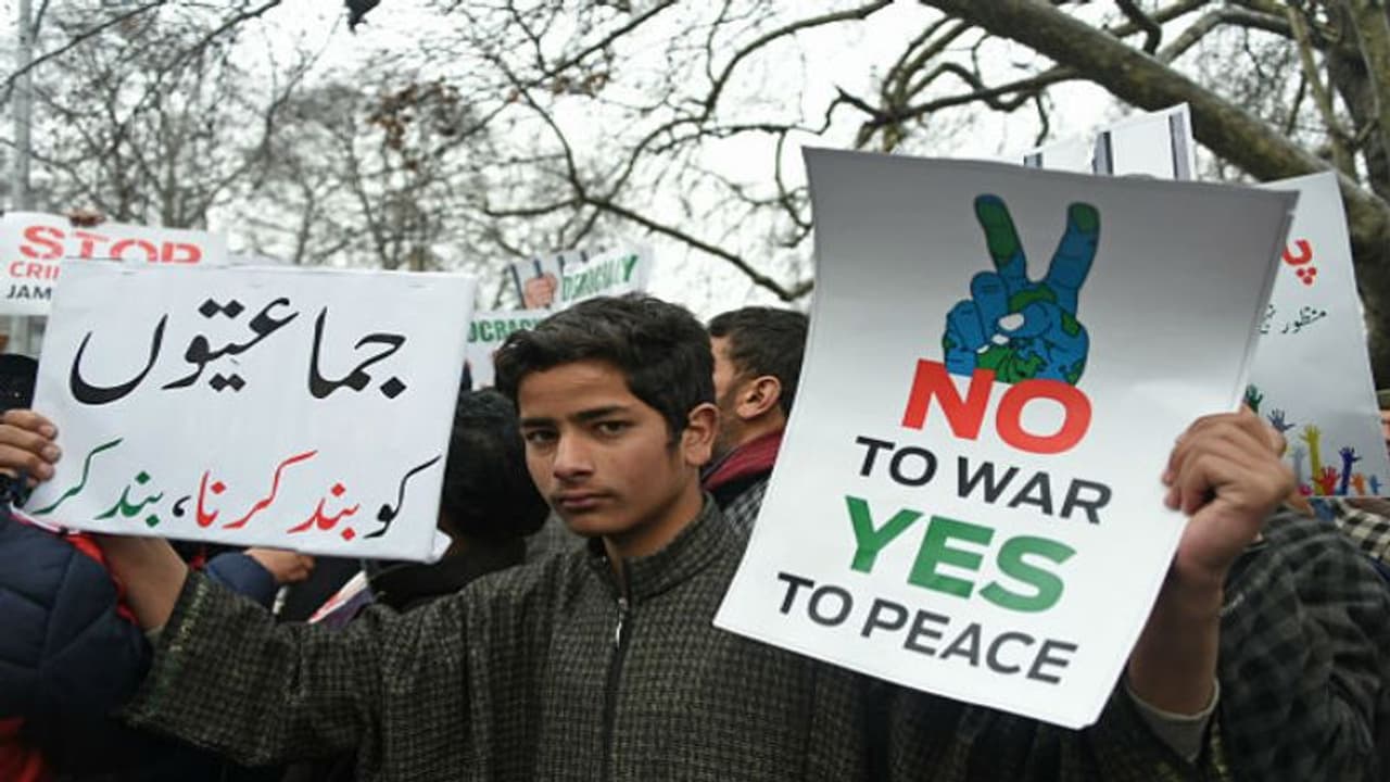 ধোঁপে টিকছে না অনুন্নয়ন তত্ত্ব, পাকিস্তানের কাশ্মীর প্রীতি কেবলমাত্রই রাজনৈতিক চাল