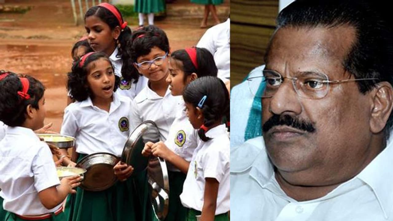 സൗജന്യ സ്കൂള് യൂണിഫോം പദ്ധതി വ്യവസായ മേഖലയിലെ ഏറ്റവും വലിയ മുന്നേറ്റമെന്ന് വ്യവസായ മന്ത്രി സൗജന്യ സ്കൂള് യൂണിഫോം പദ്ധതി വ്യവസായ മേഖലയിലെ ഏറ്റവും വലിയ മുന്നേറ്റമെന്ന് വ്യവസായ മന്ത്രി