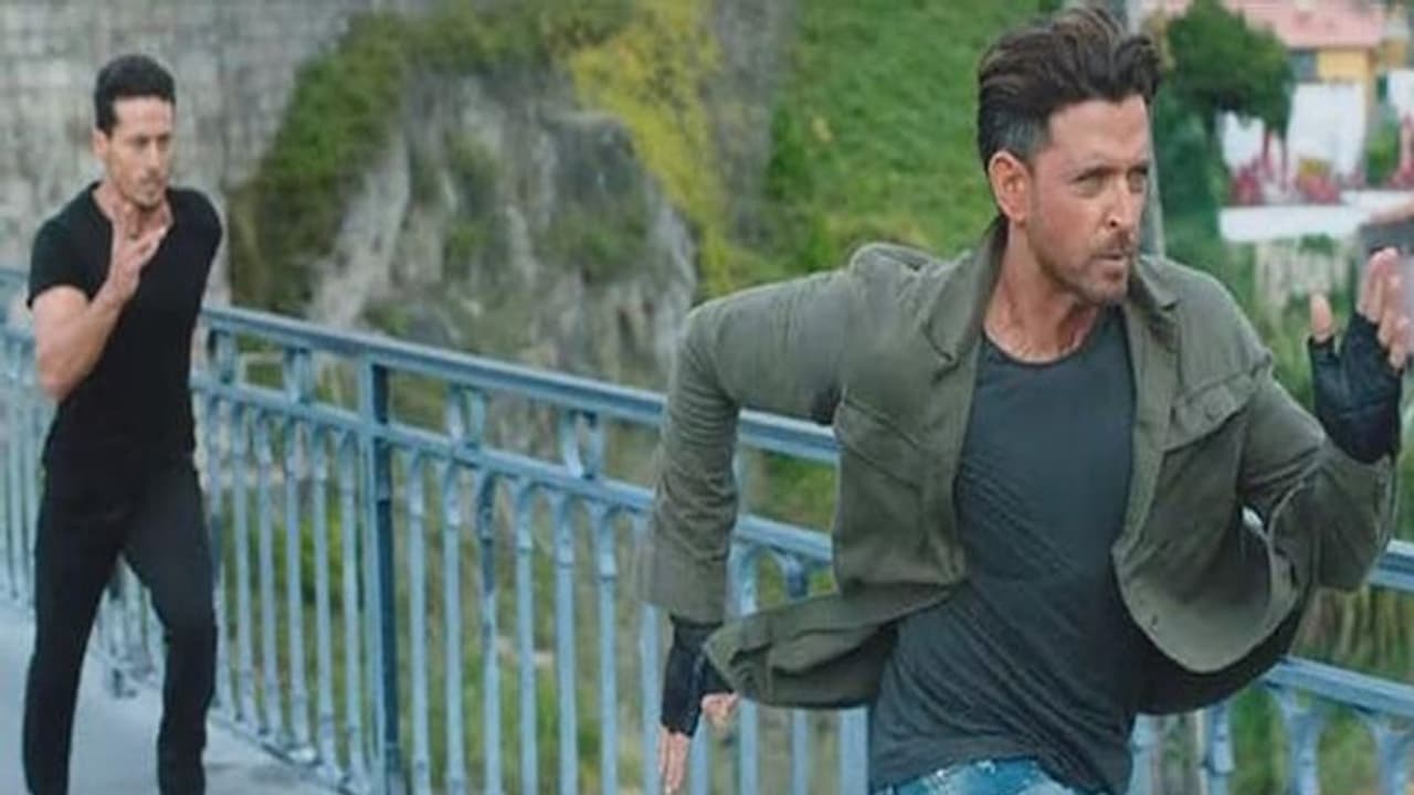 7 దేశాలు, 15 నగరాలలో.. హృతిక్ ని వెంటాడుతున్నాడు! 7 దేశాలు, 15 నగరాలలో.. హృతిక్ ని వెంటాడుతున్నాడు!