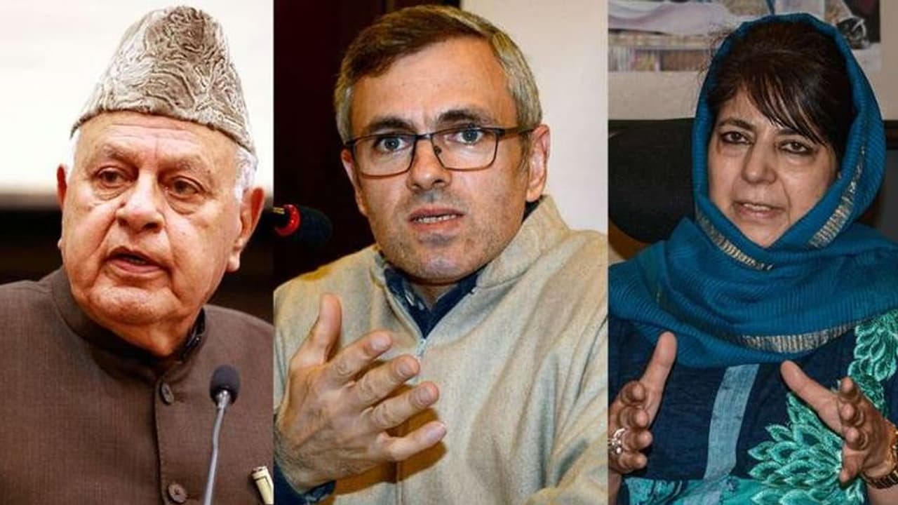 മെഹബൂബ മുഫ്തിയെ കാണാന് അനുവദിക്കുന്നില്ലെന്ന് മകള്; അപ്രഖ്യാപിത തടവിലെന്ന് ഫറൂഖ് അബ്ദുള്ള മെഹബൂബ മുഫ്തിയെ കാണാന് അനുവദിക്കുന്നില്ലെന്ന് മകള്; അപ്രഖ്യാപിത തടവിലെന്ന് ഫറൂഖ് അബ്ദുള്ള