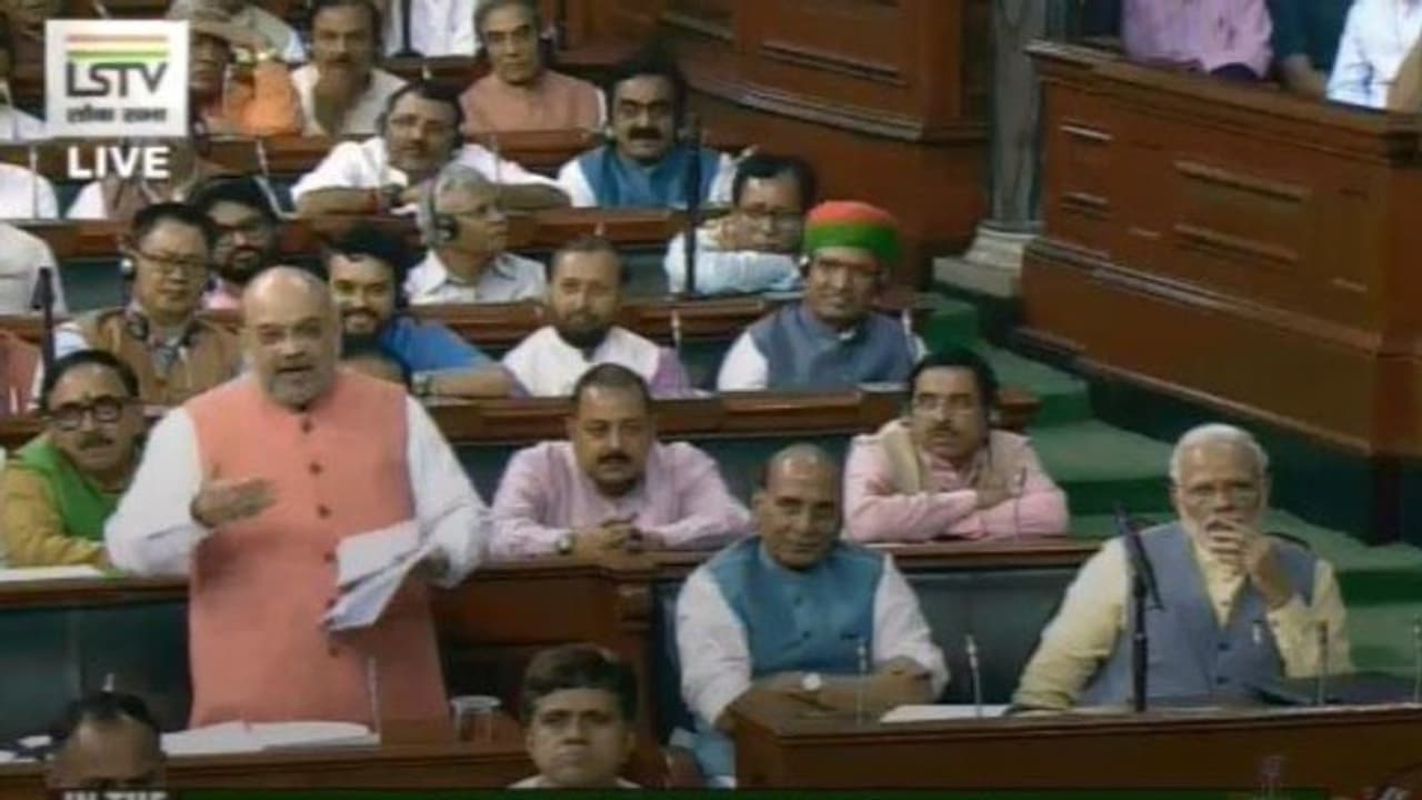 കശ്മീര് ബില് ലോക്സഭയും പാസാക്കി: ജമ്മു കശ്മീര് ഇനി രണ്ട് കേന്ദ്രഭരണ പ്രദേശങ്ങള് കശ്മീര് ബില് ലോക്സഭയും പാസാക്കി: ജമ്മു കശ്മീര് ഇനി രണ്ട് കേന്ദ്രഭരണ പ്രദേശങ്ങള്