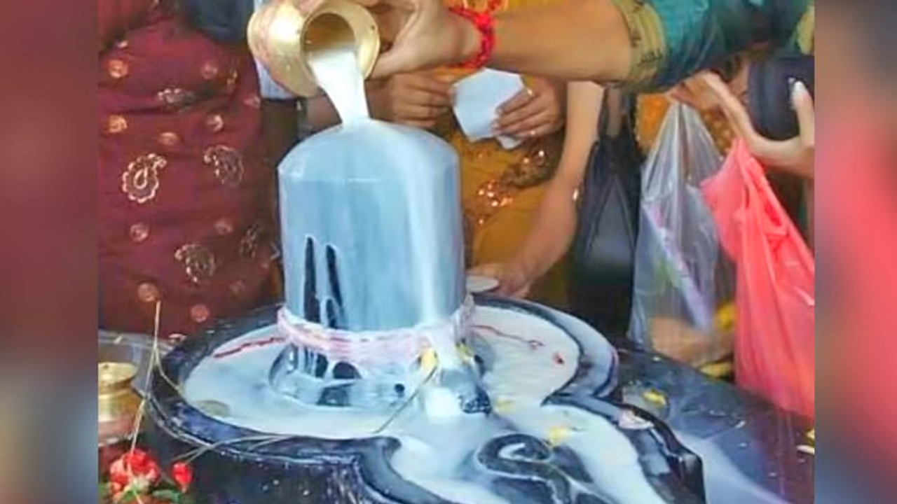 सावन: आंखों की बीमारी है तो शिवलिंग पर चढ़ाएं जल, ऐसे ही आसान उपायों से दूर हो सकते हैं ग्रह दोष और बीमारियां सावन: आंखों की बीमारी है तो शिवलिंग पर चढ़ाएं जल, ऐसे ही आसान उपायों से दूर हो सकते हैं ग्रह दोष और बीमारियां