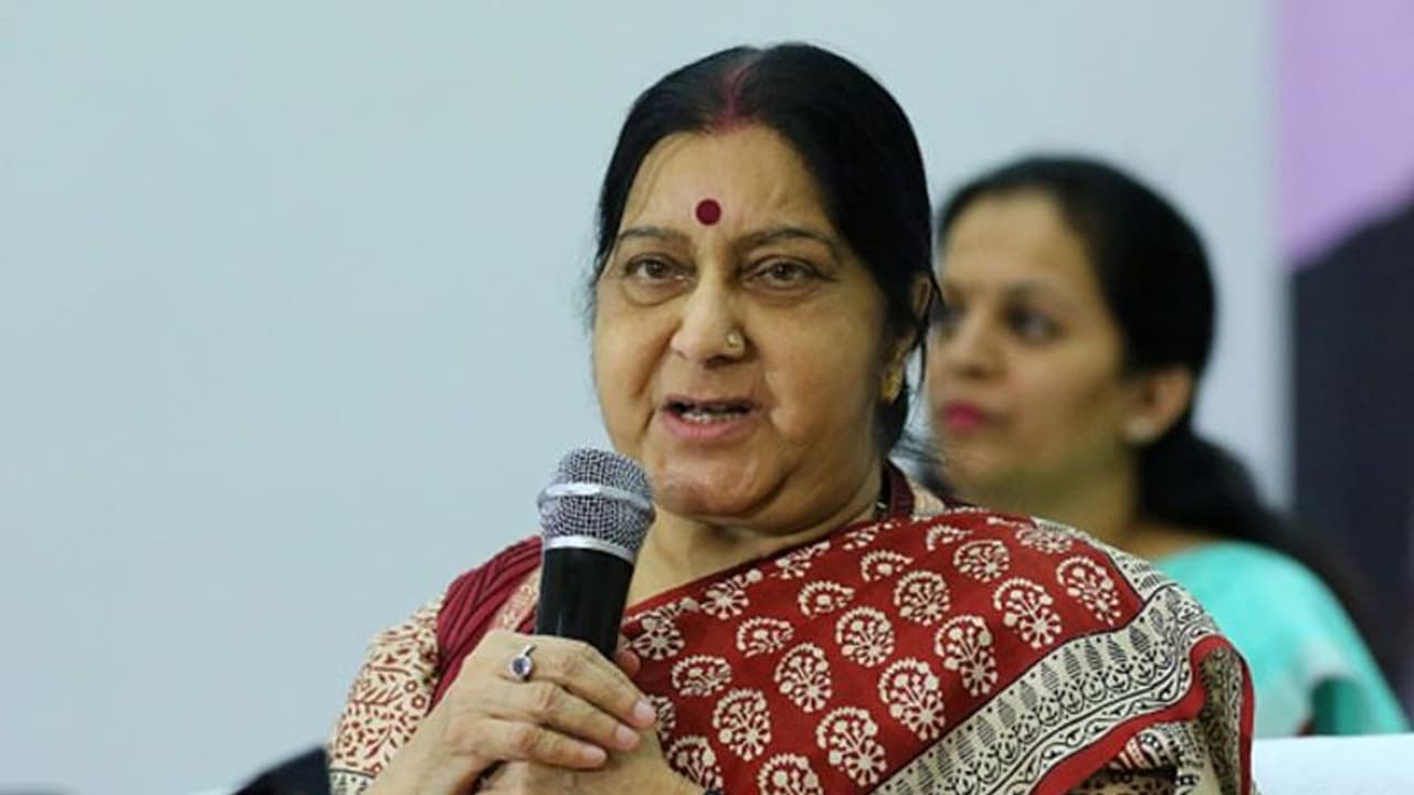 విద్యార్ధి నేత నుండి విదేశాంగ మంత్రిగా: సుష్మా స్వరాజ్ ప్రస్థానం విద్యార్ధి నేత నుండి విదేశాంగ మంత్రిగా: సుష్మా స్వరాజ్ ప్రస్థానం