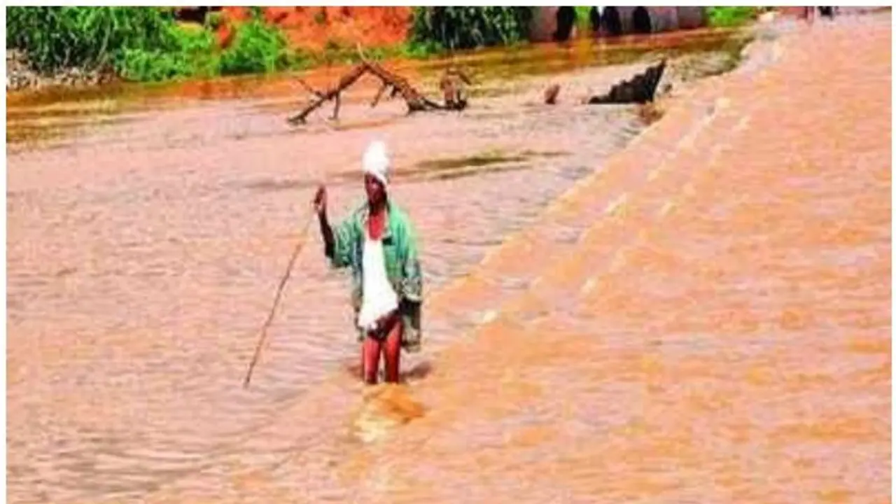 ಮಂಗಳೂರು: ಕಪಿಲ, ಫಲ್ಗುಣಿ ನದಿಗಳಲ್ಲಿ ಪ್ರವಾಹ ಮಂಗಳೂರು: ಕಪಿಲ, ಫಲ್ಗುಣಿ ನದಿಗಳಲ್ಲಿ ಪ್ರವಾಹ