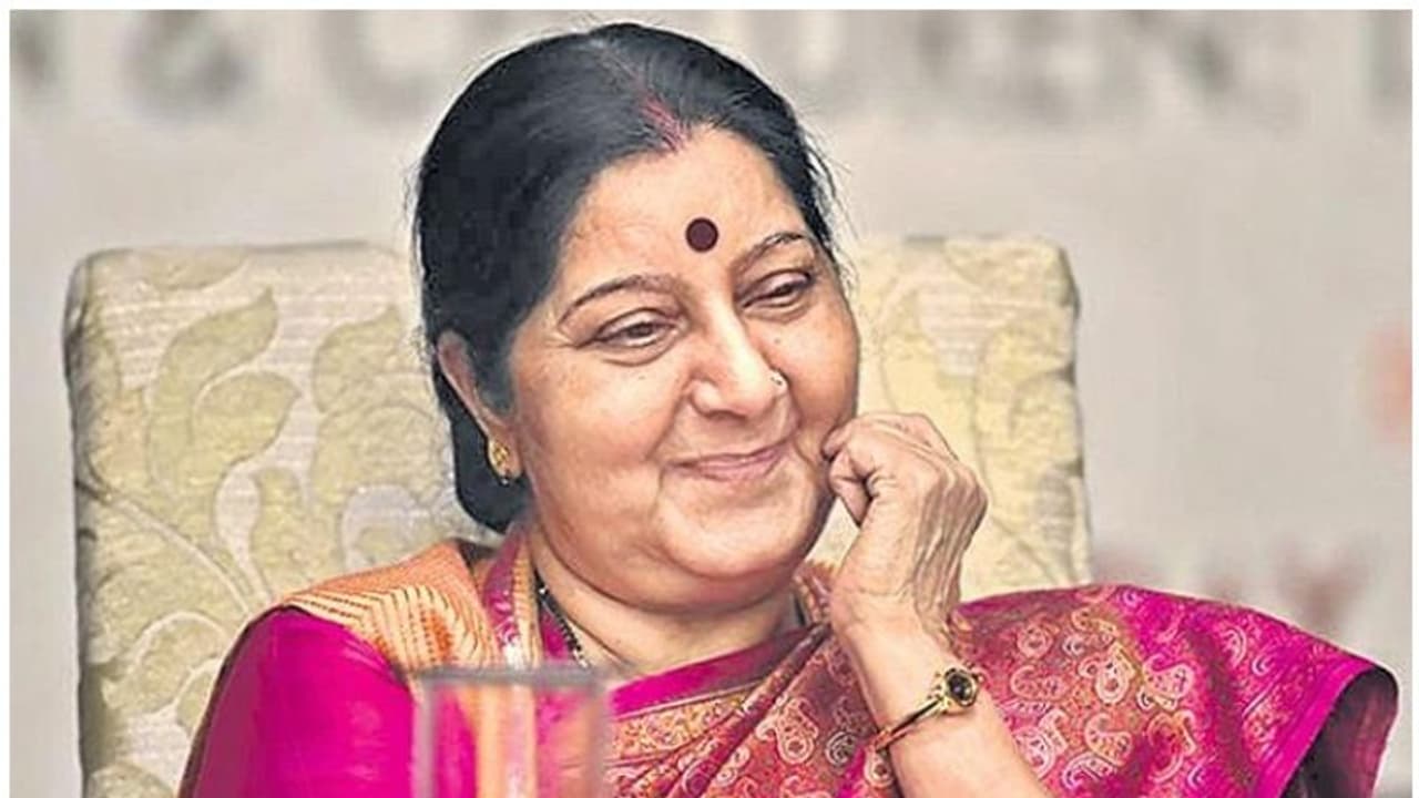 সুষমা স্বরাজের প্রয়াণে সোশ্যাল মিডিয়া জুড়ে শোকবার্তা, বাদ পড়ল না বলিউড সুষমা স্বরাজের প্রয়াণে সোশ্যাল মিডিয়া জুড়ে শোকবার্তা, বাদ পড়ল না বলিউড