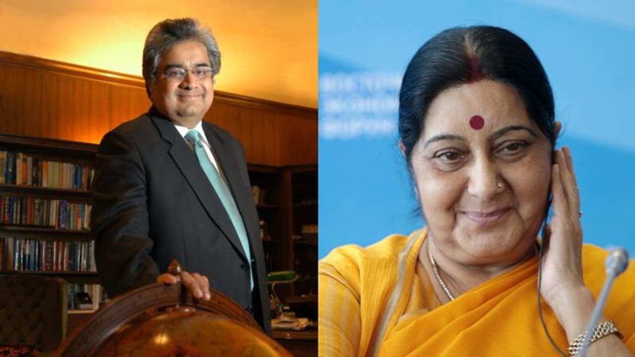 'এক টাকা নিয়ে যান', মৃত্যুর ঠিক আগে কুলভূষণ মামলার আইনজীবীকে ফোন সুষমার 'এক টাকা নিয়ে যান', মৃত্যুর ঠিক আগে কুলভূষণ মামলার আইনজীবীকে ফোন সুষমার