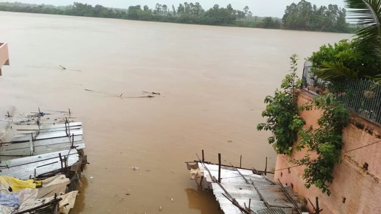 ಭಾರೀ ಮಳೆ : ಮುನಿದ ಮಾರ್ಕಂಡೇಯ! ಭಾರೀ ಮಳೆ : ಮುನಿದ ಮಾರ್ಕಂಡೇಯ!