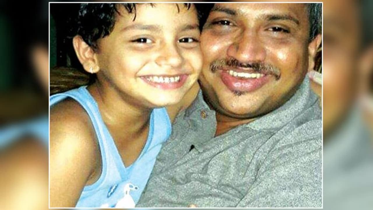 पत्नी ने क्यों छोड़े थे तकिये के नीचे कंडोम के 2 पैकेट और कप पर लिपिस्टिक के दाग