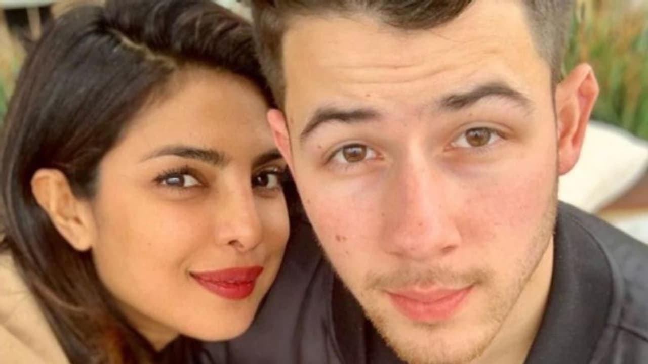 রোজ সকালে নিক আমার মুখ দেখে! জানালেন প্রেমে মগ্ন প্রিয়ঙ্কা রোজ সকালে নিক আমার মুখ দেখে! জানালেন প্রেমে মগ্ন প্রিয়ঙ্কা