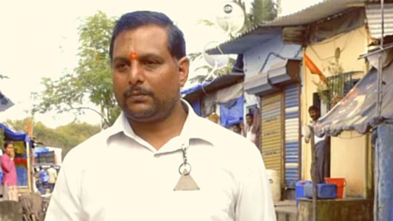 11 വര്ഷങ്ങളായി നൂറുകണക്കിന് പേരുടെ ജീവന് രക്ഷിക്കാന് ഓട്ടമോടിയ ഒരു ഓട്ടോ ഡ്രൈവര്... 11 വര്ഷങ്ങളായി നൂറുകണക്കിന് പേരുടെ ജീവന് രക്ഷിക്കാന് ഓട്ടമോടിയ ഒരു ഓട്ടോ ഡ്രൈവര്...