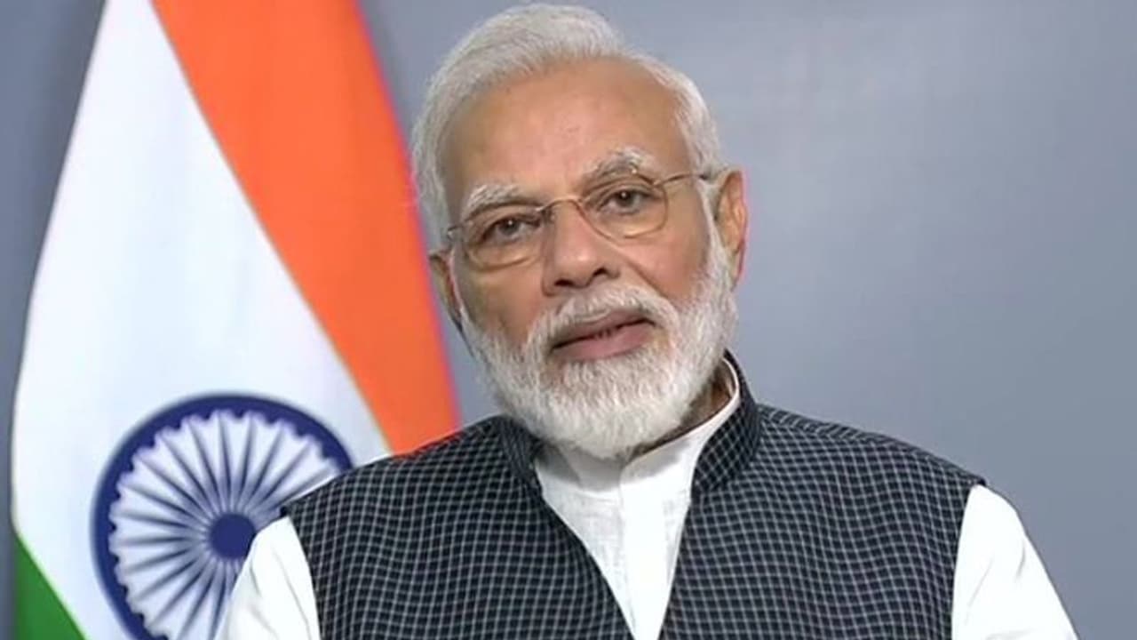 पीएम ने घाटी के लोगों को दिलाया भरोसा, अब जम्मू कश्मीर में होंगी नौकरियां ही नौकरियां पीएम ने घाटी के लोगों को दिलाया भरोसा, अब जम्मू कश्मीर में होंगी नौकरियां ही नौकरियां