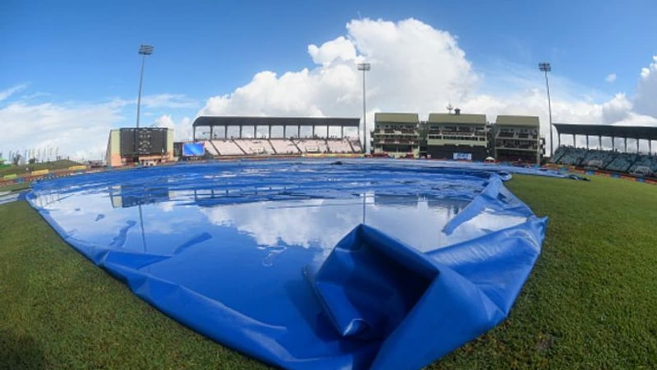 నేడే బెంగళూరు టీ20... పొంచివున్న వర్షం ముప్పు నేడే బెంగళూరు టీ20... పొంచివున్న వర్షం ముప్పు