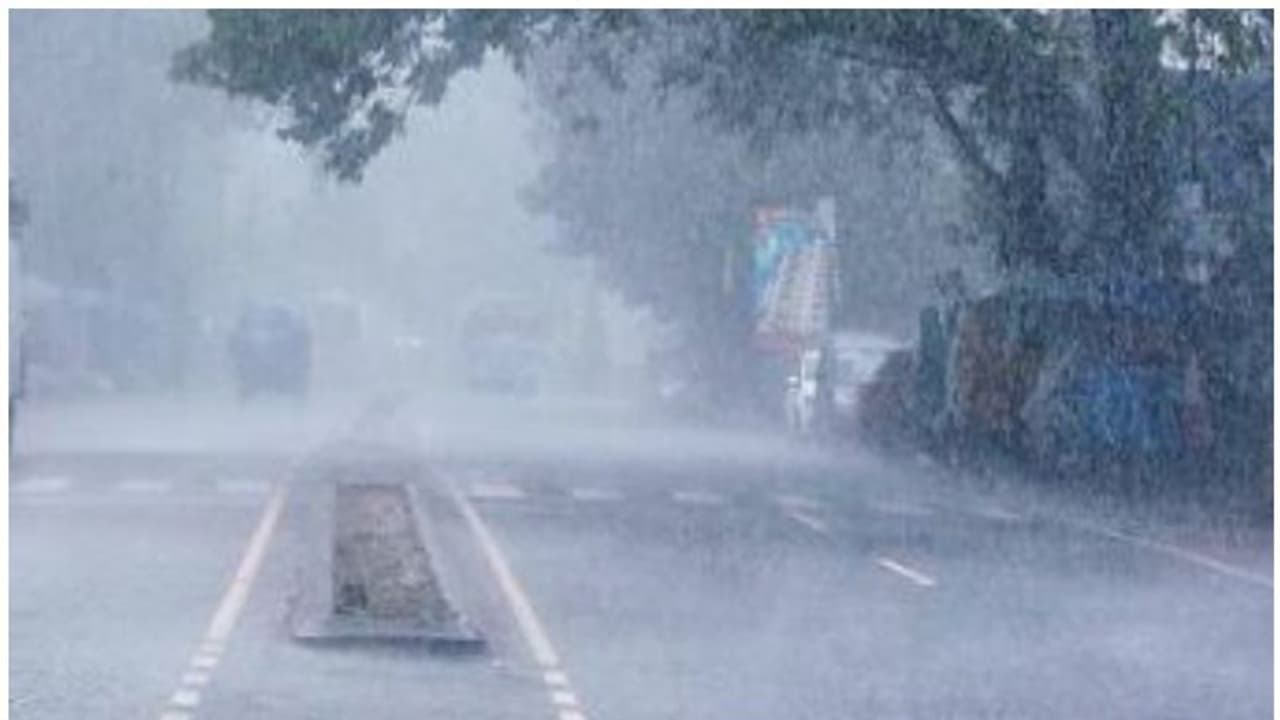 ರಸ್ತೆಯೇ ಬಂದ್ : 15 ಕಿ.ಮೀ ದಾರಿಗೆ 50 ಕಿ.ಮೀ ಸುತ್ತಬೇಕು ರಸ್ತೆಯೇ ಬಂದ್ : 15 ಕಿ.ಮೀ ದಾರಿಗೆ 50 ಕಿ.ಮೀ ಸುತ್ತಬೇಕು