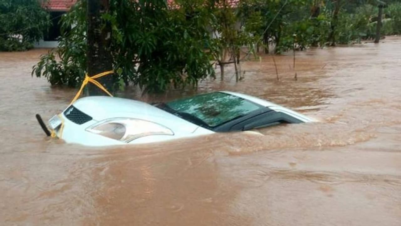 വണ്ടി വെള്ളത്തിൽ നാശമായി, ഇൻഷുറൻസ് കിട്ടുമോ..? വണ്ടി വെള്ളത്തിൽ നാശമായി, ഇൻഷുറൻസ് കിട്ടുമോ..?