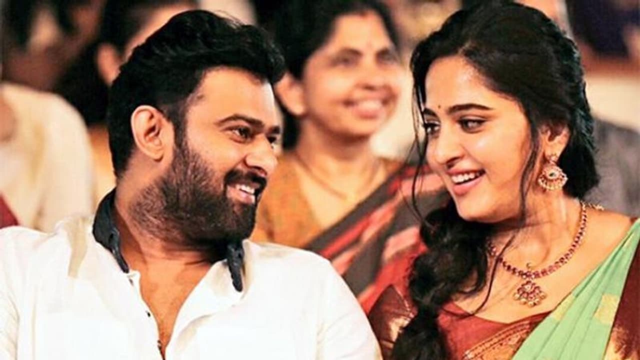 పెళ్లి గురించి అనుష్కతో మాట్లాడాల్సిందే.. ప్రభాస్ లేటెస్ట్ కామెంట్స్! పెళ్లి గురించి అనుష్కతో మాట్లాడాల్సిందే.. ప్రభాస్ లేటెస్ట్ కామెంట్స్!