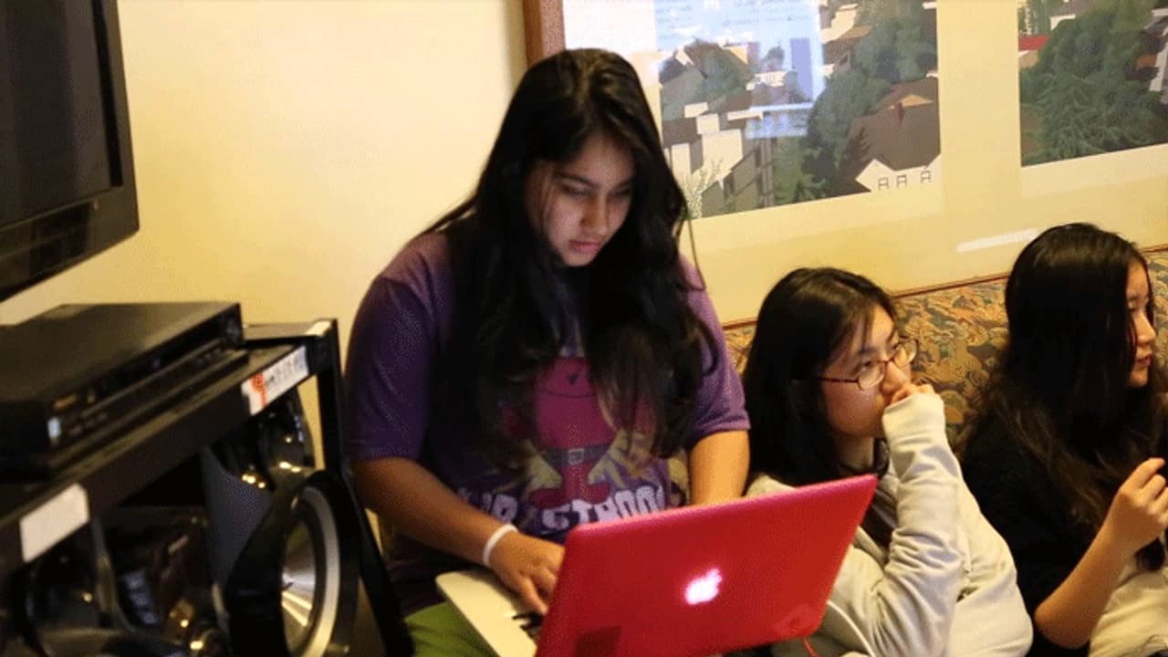 వరదల్లో చిక్కుకున్న సీఎం కుమార్తె