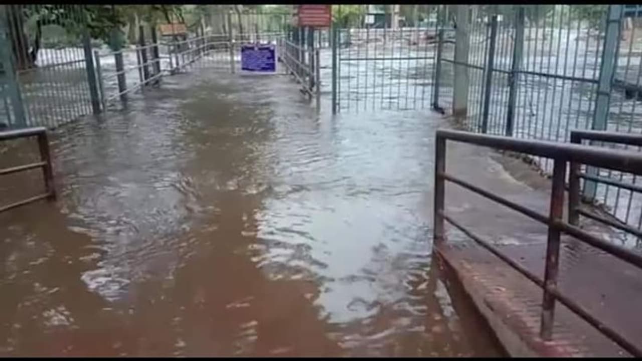 ಶಿವಮೊಗ್ಗ: ಜಿಲ್ಲಾಡಳಿತದಿಂದ 14 ನೆರೆ ಪರಿಹಾರ ಕೇಂದ್ರ ಶಿವಮೊಗ್ಗ: ಜಿಲ್ಲಾಡಳಿತದಿಂದ 14 ನೆರೆ ಪರಿಹಾರ ಕೇಂದ್ರ