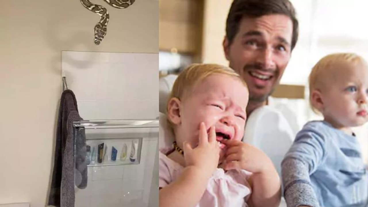 सुबह सुबह बाथरूम में ब्रश कर रहे थे बच्चे, छत से टपकी खौफनाक चीज सुबह सुबह बाथरूम में ब्रश कर रहे थे बच्चे, छत से टपकी खौफनाक चीज