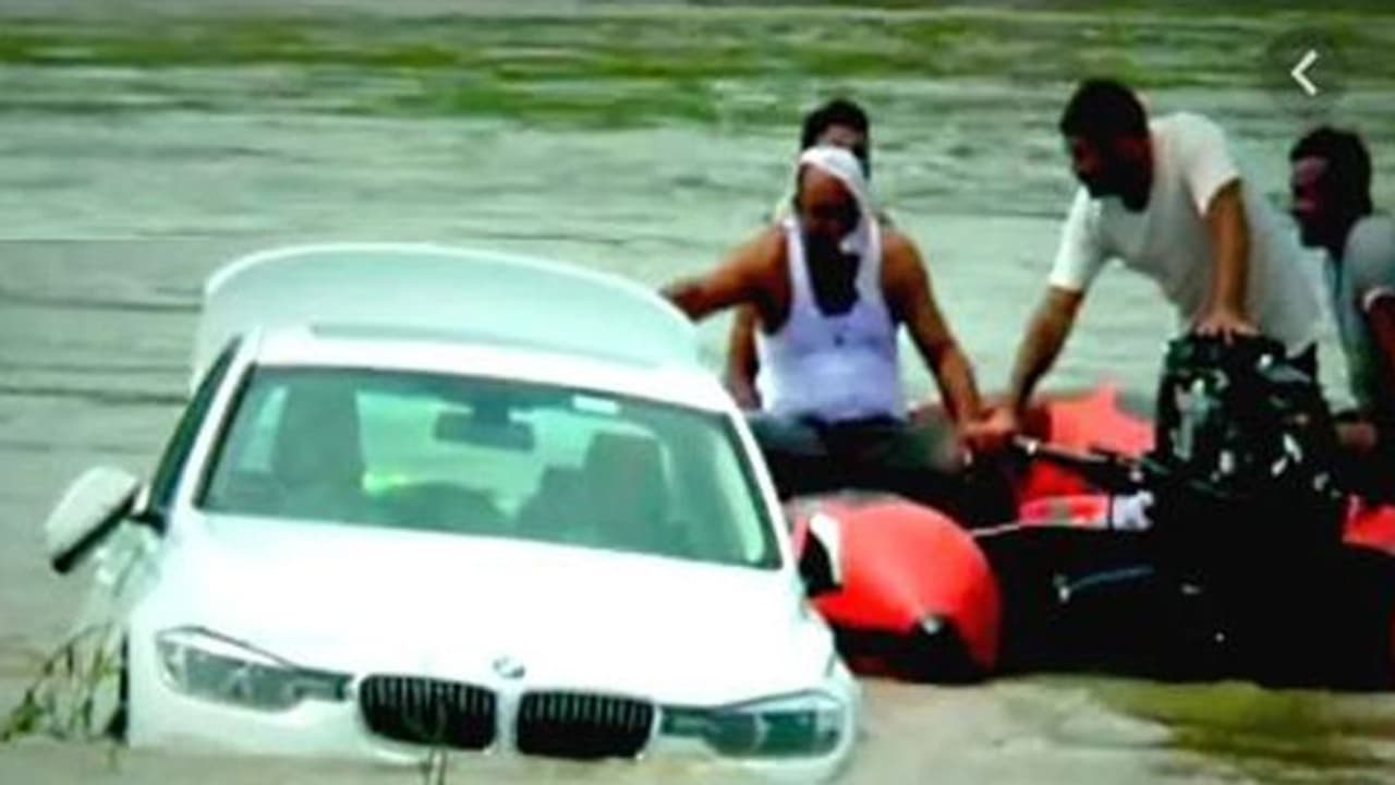 പിറന്നാള് സമ്മാനമായി ആവശ്യപ്പെട്ടത് ജഗ്വാര്, കിട്ടിയത് ബിഎംഡബ്ല്യു; ദേഷ്യപ്പെട്ട യുവാവ് ചെയ്തത് പിറന്നാള് സമ്മാനമായി ആവശ്യപ്പെട്ടത് ജഗ്വാര്, കിട്ടിയത് ബിഎംഡബ്ല്യു; ദേഷ്യപ്പെട്ട യുവാവ് ചെയ്തത്