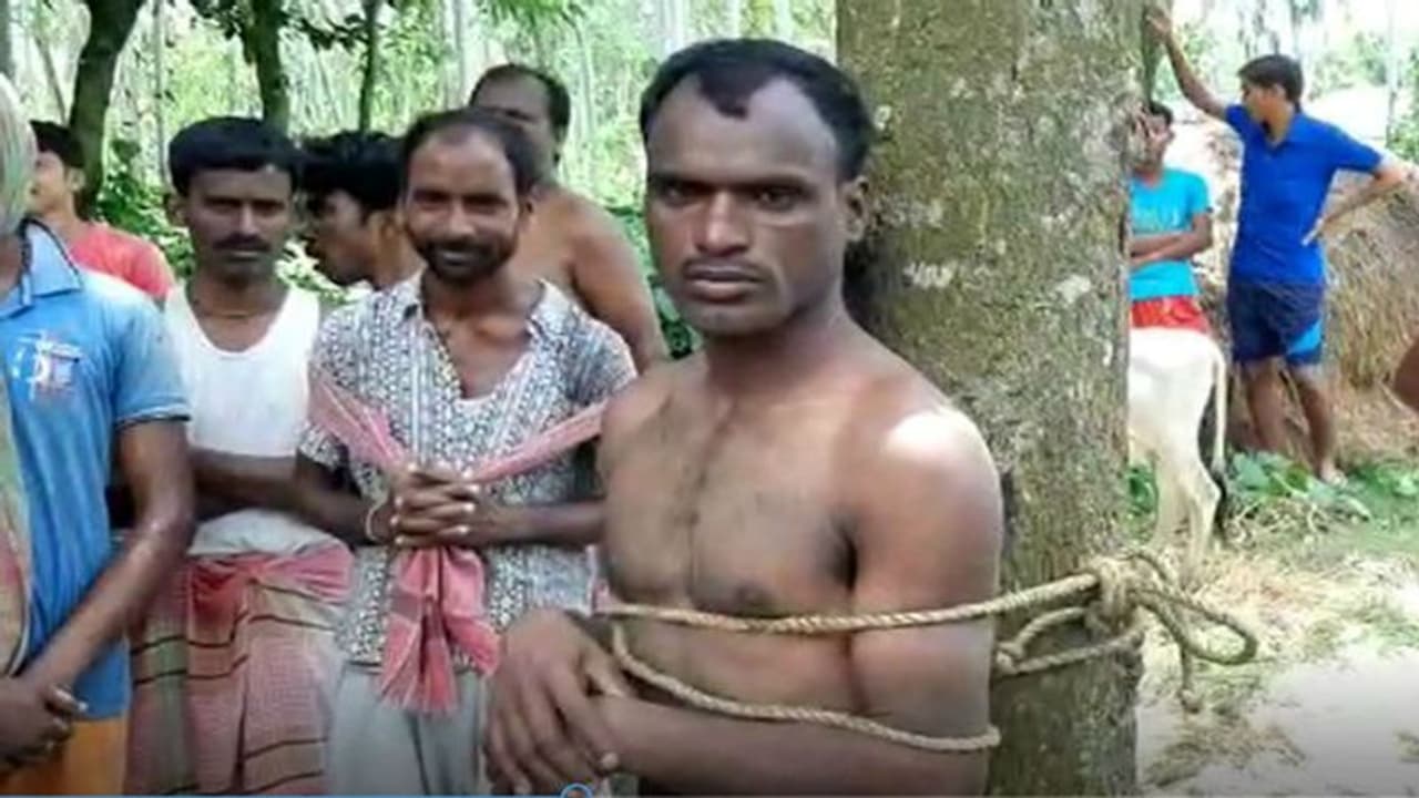 শ্বশুরবাড়ির পাড়ায় জামাইয়ের পরকীয়া, গাছে বেঁধে শাস্তি গ্রামবাসীদের শ্বশুরবাড়ির পাড়ায় জামাইয়ের পরকীয়া, গাছে বেঁধে শাস্তি গ্রামবাসীদের