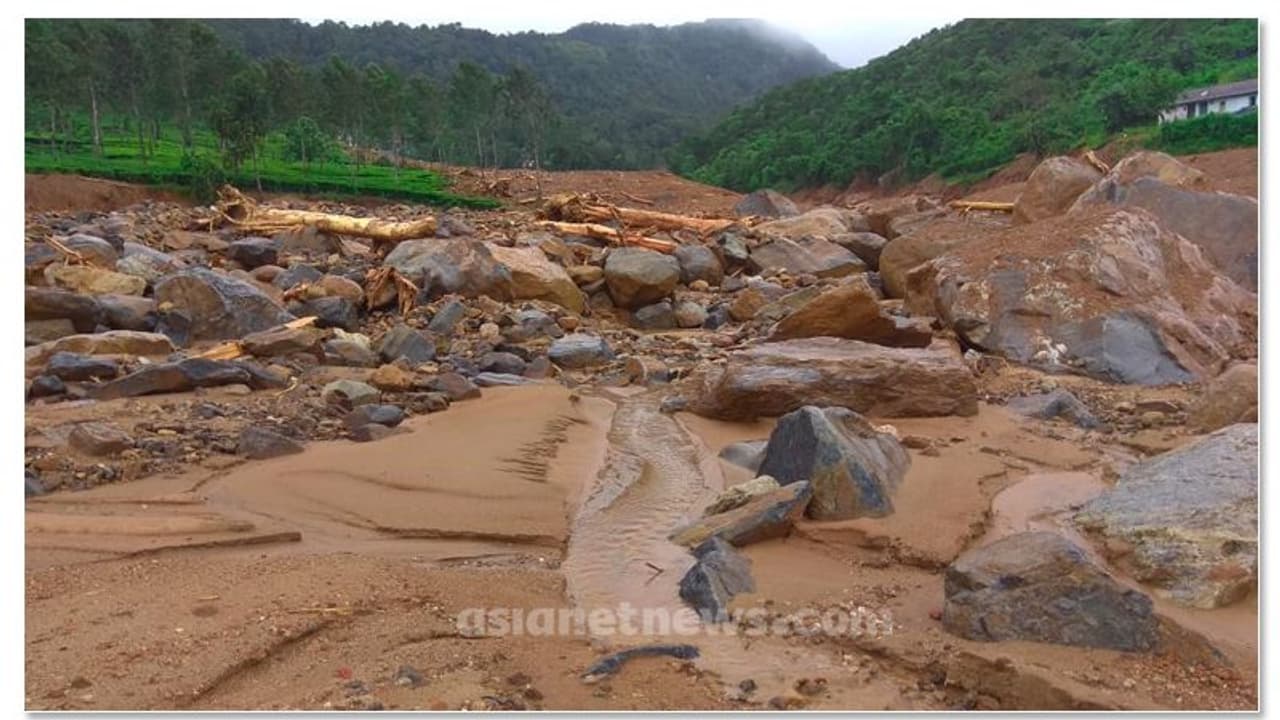 ഉരുള്പൊട്ടല് : ശ്രദ്ധിക്കേണ്ട കാര്യങ്ങള് ഇവയാണ്... ഉരുള്പൊട്ടല് : ശ്രദ്ധിക്കേണ്ട കാര്യങ്ങള് ഇവയാണ്...