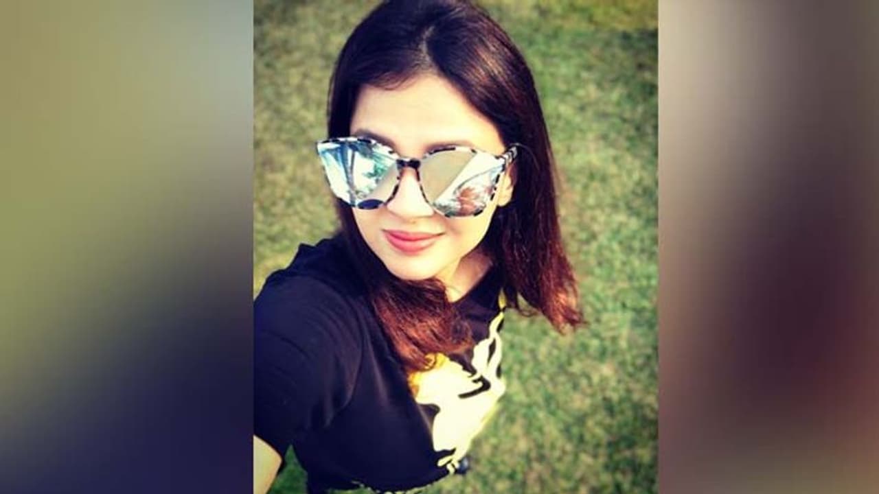 धोनी ने खरीदा करोड़ों का 'खिलौना', पत्नी साक्षी ने कहा मिस यू माही धोनी ने खरीदा करोड़ों का 'खिलौना', पत्नी साक्षी ने कहा मिस यू माही