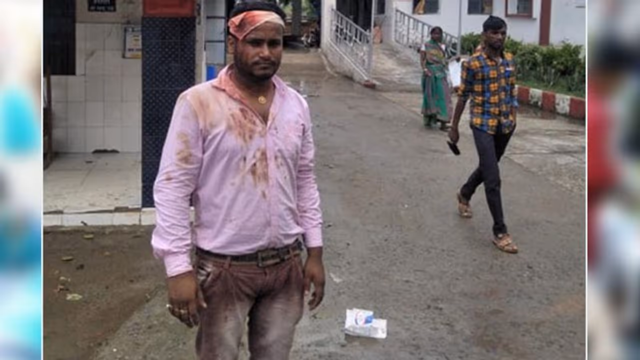 'तुम जिस स्कूल में पढ़ते हो, हम वहां के प्रिंसिपल हैं' 'तुम जिस स्कूल में पढ़ते हो, हम वहां के प्रिंसिपल हैं'