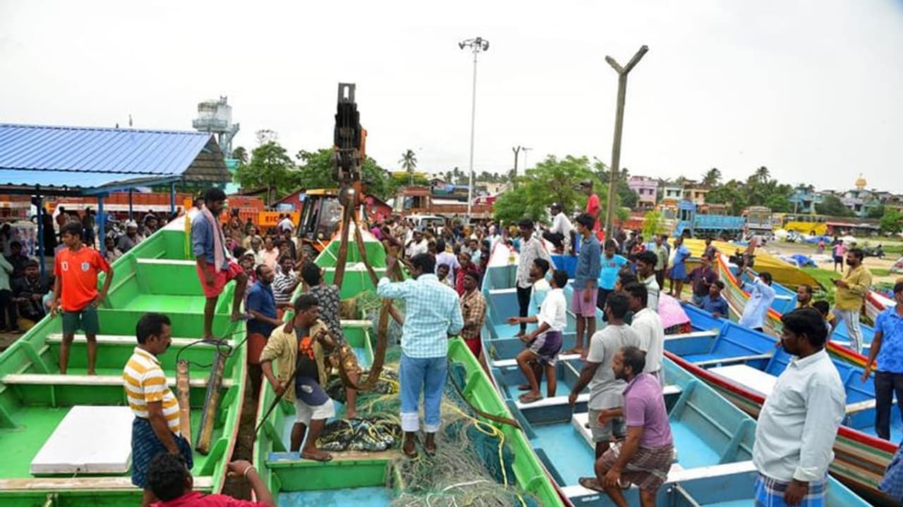 ಮೀನುಗಾರರಿಗೆ ಗುರುತಿನ ಚೀಟಿ : ಬಯೋಮೆಟ್ರಿಕ್ ಅಟೆಂಡೆನ್ಸ್