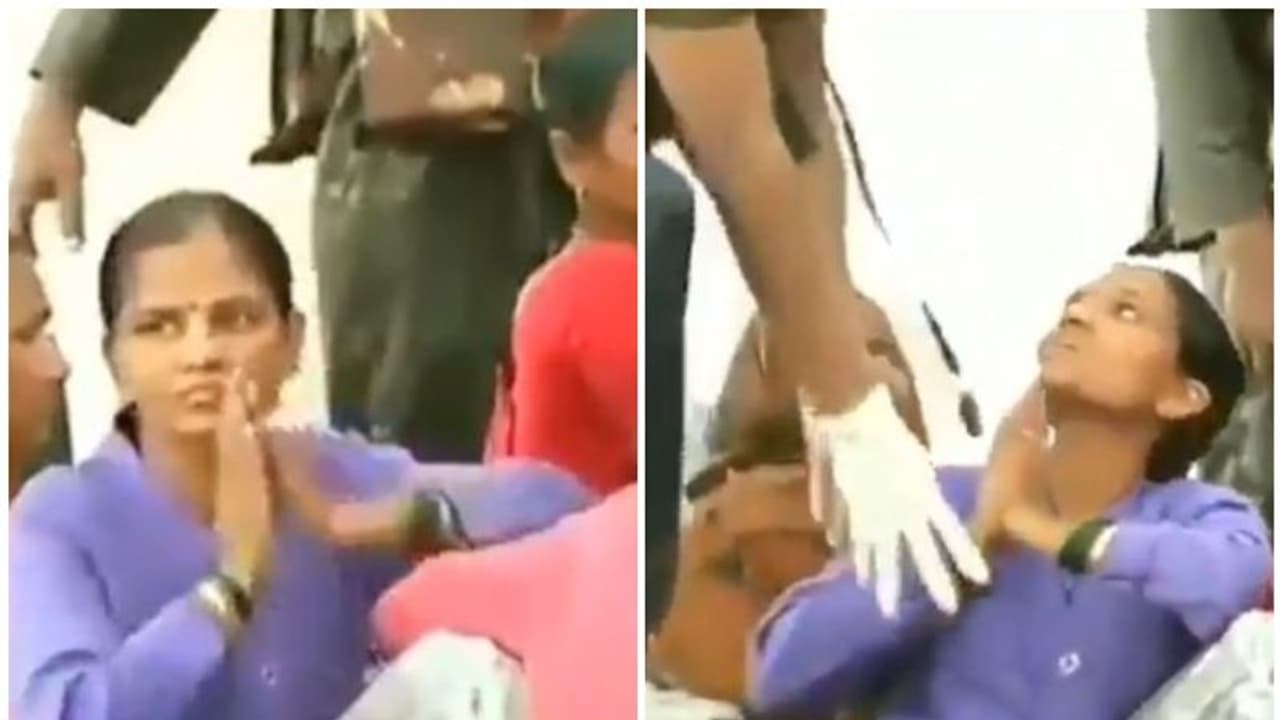 രക്ഷകരായ സൈനികരുടെ കാല്തൊട്ട് വണങ്ങി നന്ദിപറയുന്ന യുവതി; ഹൃദയം നിറയ്ക്കുന്ന ദൃശ്യങ്ങള് രക്ഷകരായ സൈനികരുടെ കാല്തൊട്ട് വണങ്ങി നന്ദിപറയുന്ന യുവതി; ഹൃദയം നിറയ്ക്കുന്ന ദൃശ്യങ്ങള്