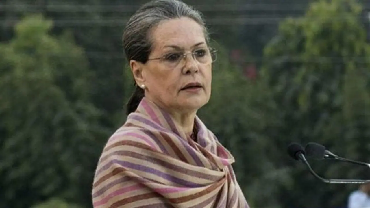Maharashtra floods: Congress leaders meet Sonia Gandhi in Delhi