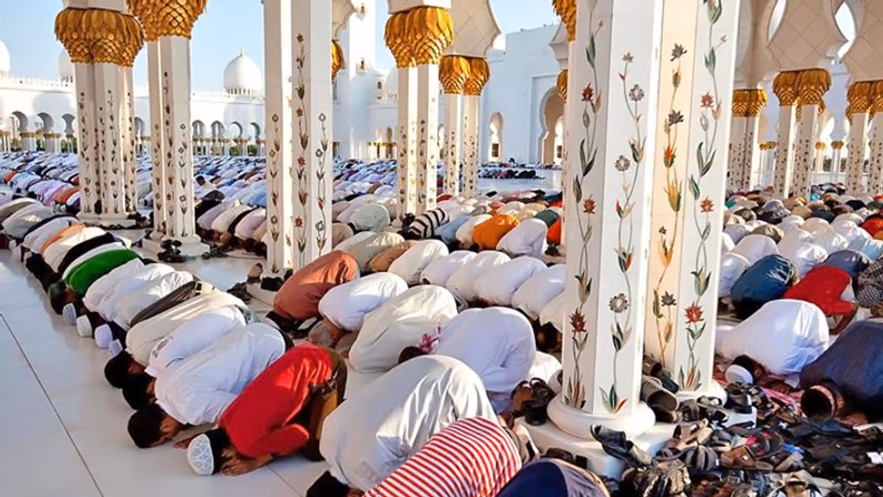 ईदुज्जुहा 12 अगस्त को, कितने सालों में धरती पर उतरी पवित्र कुरान, जानिए इस्लाम से जुड़ी खास बातें ईदुज्जुहा 12 अगस्त को, कितने सालों में धरती पर उतरी पवित्र कुरान, जानिए इस्लाम से जुड़ी खास बातें