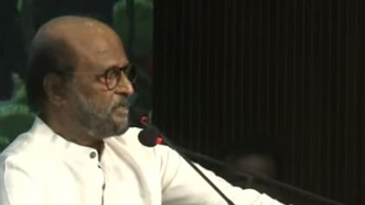 మోడీ, షాలు కృష్ణార్జునులు...ఆర్టికల్ 370 రద్దుని సమర్థించిన రజనీ మోడీ, షాలు కృష్ణార్జునులు...ఆర్టికల్ 370 రద్దుని సమర్థించిన రజనీ