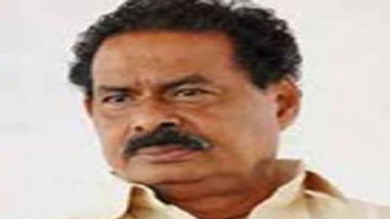 వీరశివారెడ్డికి జగన్ ఝలక్: భవితవ్యమేమిటీ? వీరశివారెడ్డికి జగన్ ఝలక్: భవితవ్యమేమిటీ?