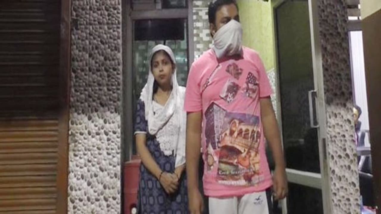 मुस्लिम महिला बीजेपी के साथ कर रही थी काम, दबंगों को नहीं आया पसंद, पड़ा महंगा मुस्लिम महिला बीजेपी के साथ कर रही थी काम, दबंगों को नहीं आया पसंद, पड़ा महंगा