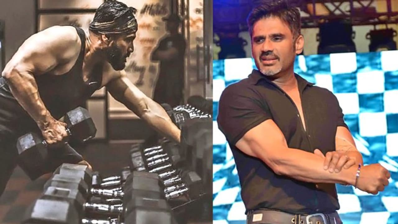 58 की उम्र में भी मसल्स मैन हैं सुनील शेट्टी, योग प्राणायाम के साथ करते हैं ऐसा वर्कआउट 58 की उम्र में भी मसल्स मैन हैं सुनील शेट्टी, योग प्राणायाम के साथ करते हैं ऐसा वर्कआउट