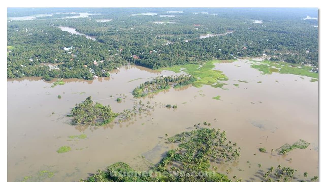 ദുരിതാശ്വാസക്യാംപില്‍ അരലക്ഷത്തോളം പേര്‍: പ്രളയത്തില്‍ പതറി കോഴിക്കോട്