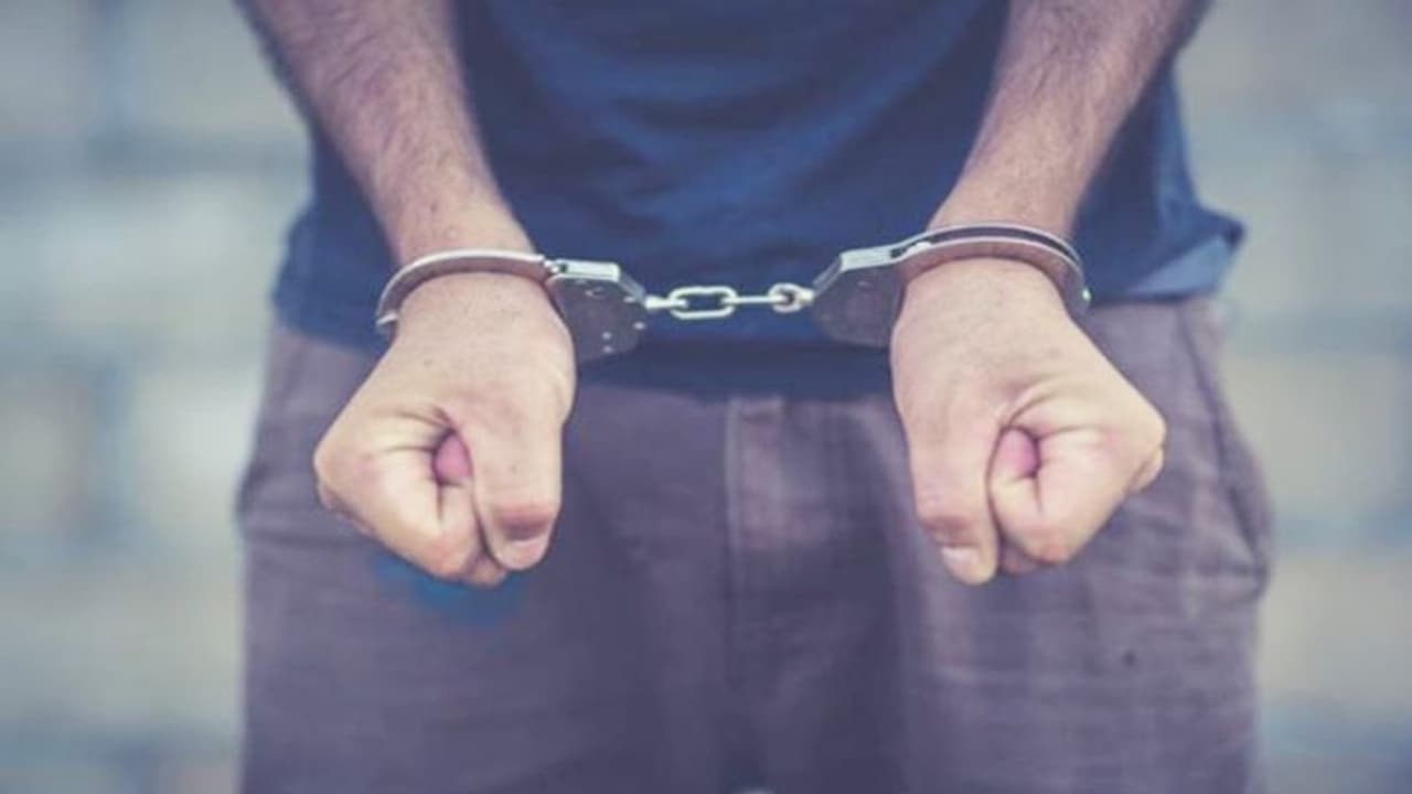 ಮಹಿಳೆಯ ಮುಂದೆ ಜಿಪ್‌ ಬಿಚ್ಚಿ ಅಸಭ್ಯ ವರ್ತನೆ : ಅರೆಸ್ಟ್