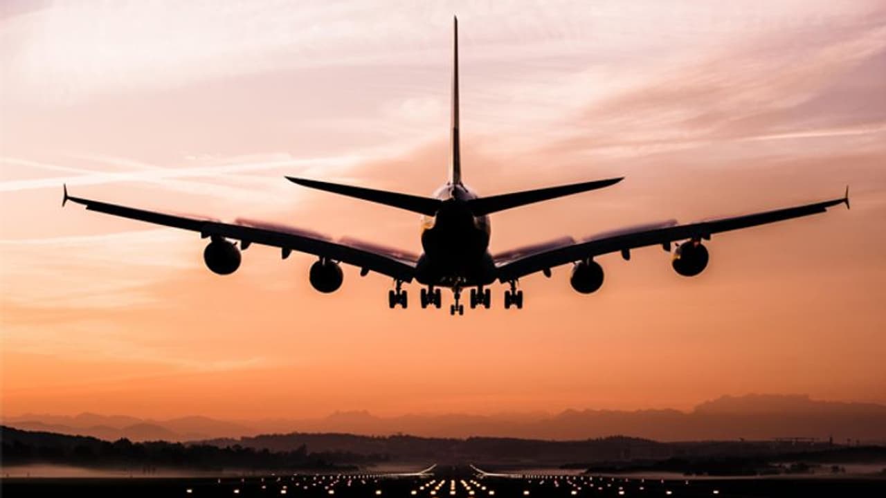 കൂടുതല്‍ വിമാന സര്‍വീസുകള്‍ വേണം, നിര്‍ണായക യോഗം വിളിച്ച് മുഖ്യമന്ത്രി