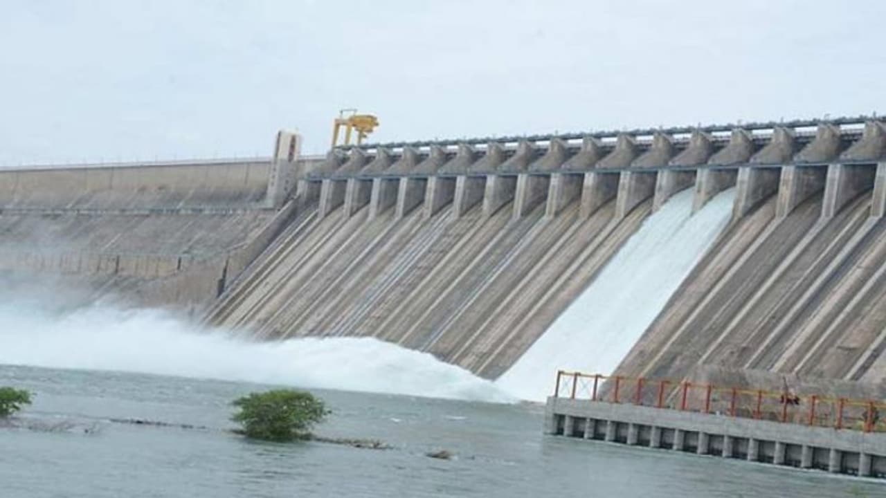 నాగార్జున సాగర్ గేట్లు ఎత్తివేత.. దిగువకు కృష్ణమ్మ పరవళ్లు