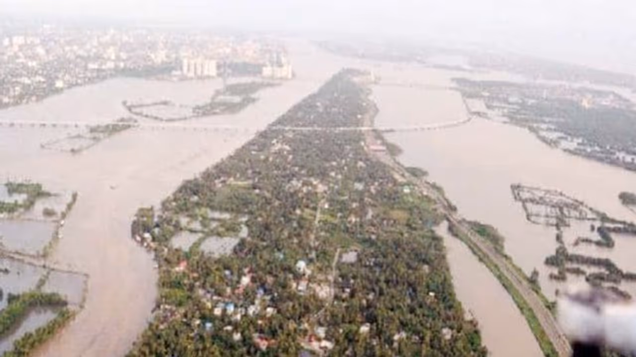 Monsoon mayhem: Flood situation improves in Karnataka, Kerala; Andhra Pradesh faces deluge Monsoon mayhem: Flood situation improves in Karnataka, Kerala; Andhra Pradesh faces deluge