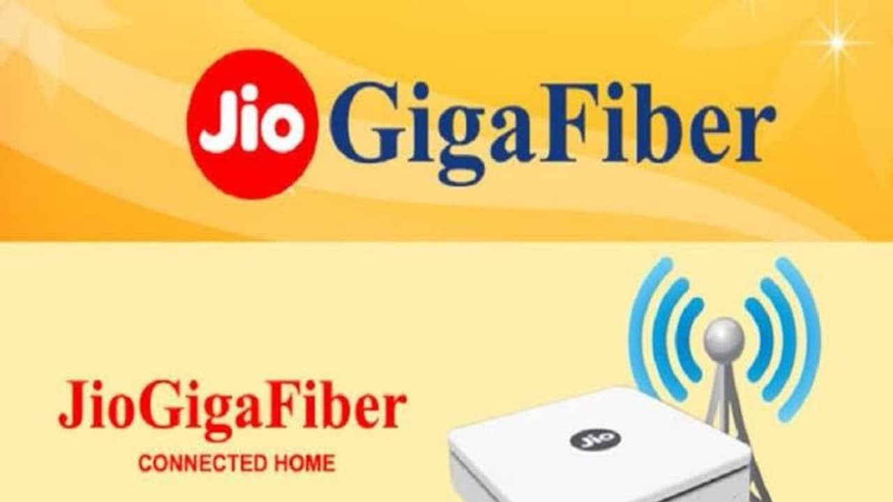 గిగా ‘ఫైబర్’ అరంగ్రేటం నేడే.. రిలయన్స్ ఏజీఎం భేటీపైనే అంతా ఫోకస్! గిగా ‘ఫైబర్’ అరంగ్రేటం నేడే.. రిలయన్స్ ఏజీఎం భేటీపైనే అంతా ఫోకస్!