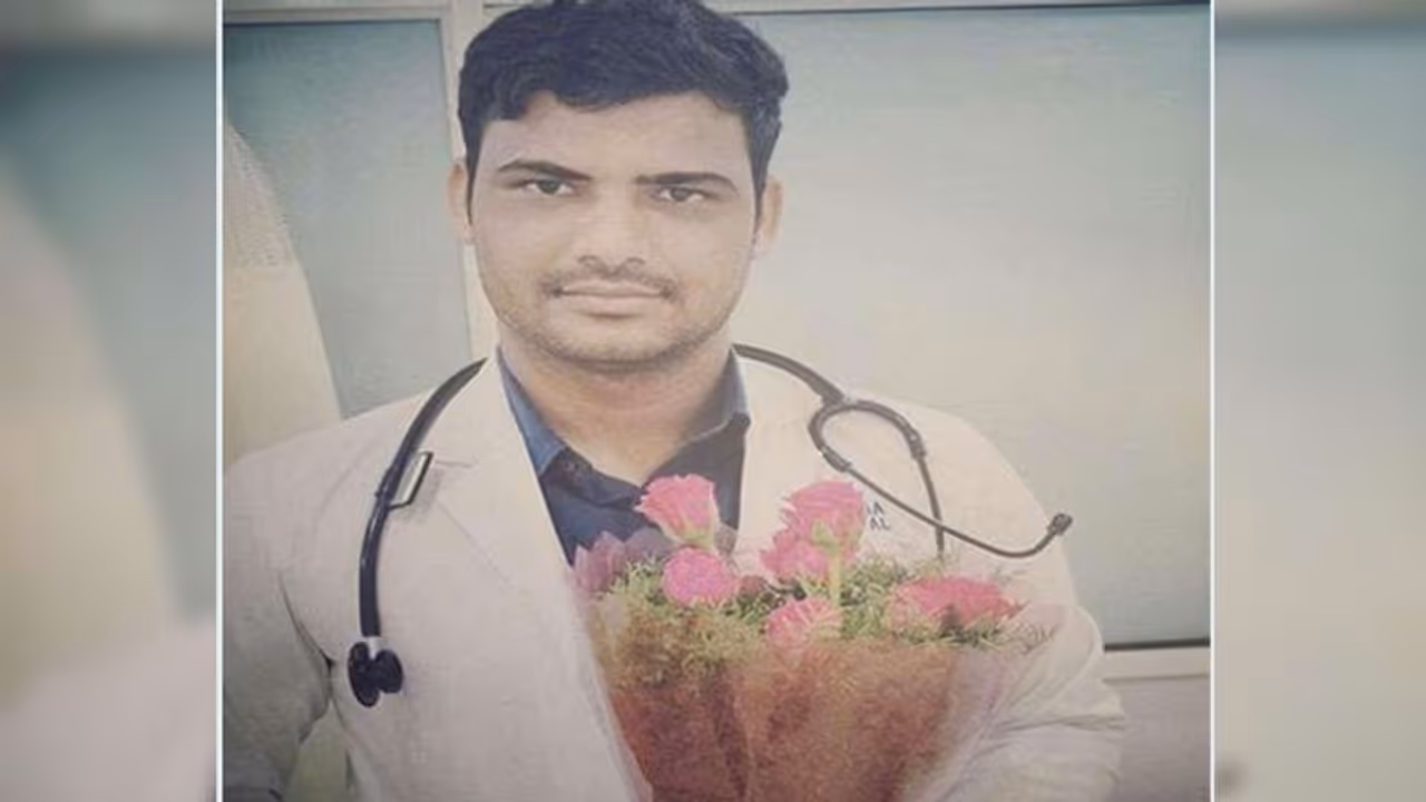 जिंदगी की आखिरी उड़ान, सामने मौत का मंजर देखकर लोगों की निकल गईं चीखें जिंदगी की आखिरी उड़ान, सामने मौत का मंजर देखकर लोगों की निकल गईं चीखें