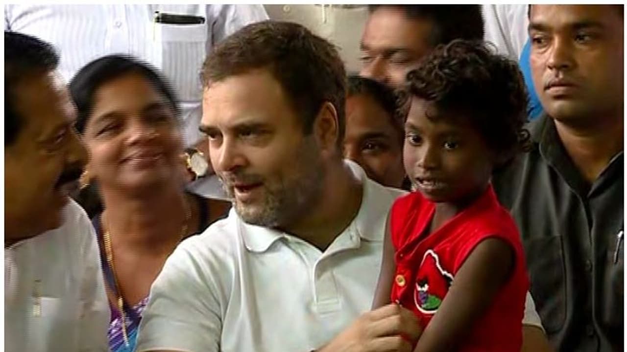 'ഭാവിയെക്കുറിച്ച് ആരും ആശങ്കപ്പെടരുത്'; ആശ്വാസ വാക്കുകളുമായി മേപ്പാടി ക്യാമ്പില് രാഹുല് 'ഭാവിയെക്കുറിച്ച് ആരും ആശങ്കപ്പെടരുത്'; ആശ്വാസ വാക്കുകളുമായി മേപ്പാടി ക്യാമ്പില് രാഹുല്