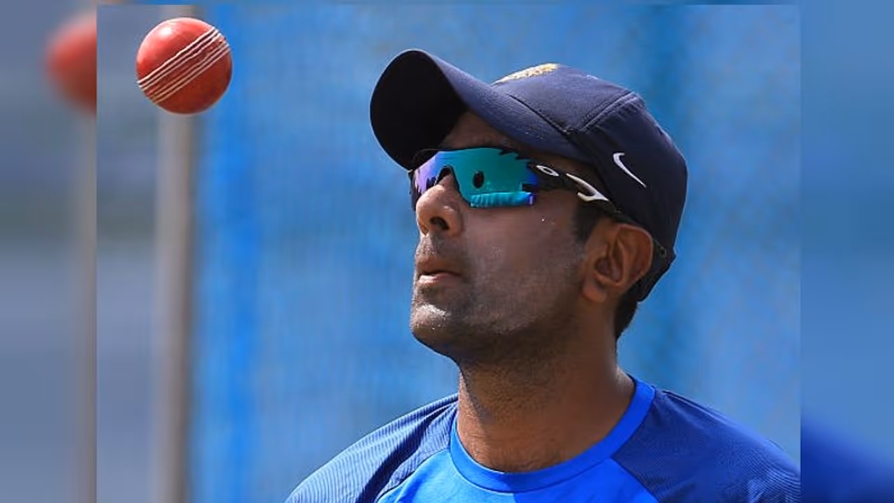 করোনা মোকাবিলায় দেশবাসীকে জনতা কার্ফু চালিয়ে যাওয়ার আবেদন অশ্বিনের