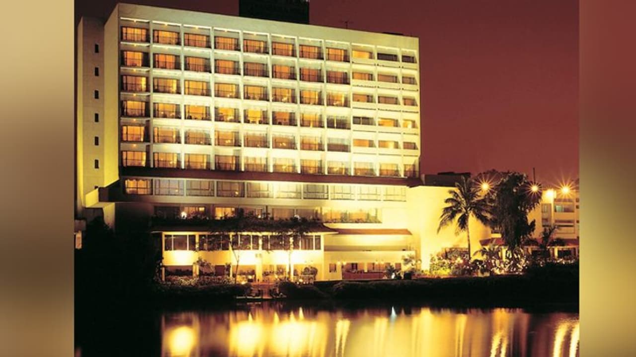 102 दिन तक 5 स्टार होटल में किया ऐश, बिल चुकाए बिना हुआ फरार 102 दिन तक 5 स्टार होटल में किया ऐश, बिल चुकाए बिना हुआ फरार
