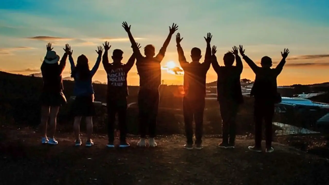 इन 5 लोगों से भूलकर भी न करें दोस्ती, जानें क्यों ? इन 5 लोगों से भूलकर भी न करें दोस्ती, जानें क्यों ?