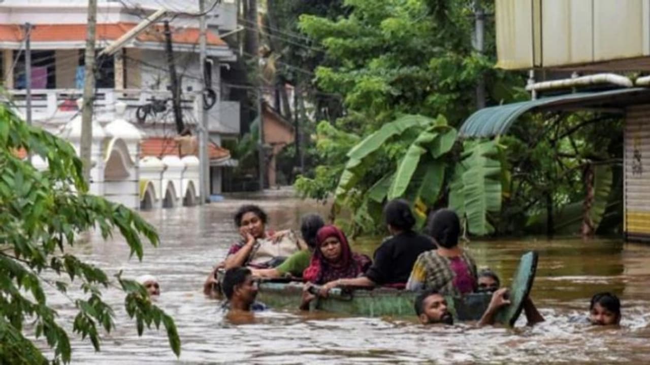 മലഞ്ചെരുവിലെ വീടുകളിലേക്ക് മടങ്ങുന്നതിന് മുൻപ് എടുക്കേണ്ട ചില മുൻകരുതലുകൾ; മുരളി തുമ്മാരുകുടി എഴുതുന്നത് മലഞ്ചെരുവിലെ വീടുകളിലേക്ക് മടങ്ങുന്നതിന് മുൻപ് എടുക്കേണ്ട ചില മുൻകരുതലുകൾ; മുരളി തുമ്മാരുകുടി എഴുതുന്നത്